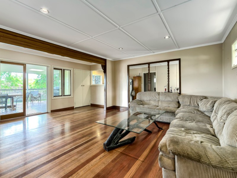 8 Dorkay Street, Stafford Heights QLD 4053