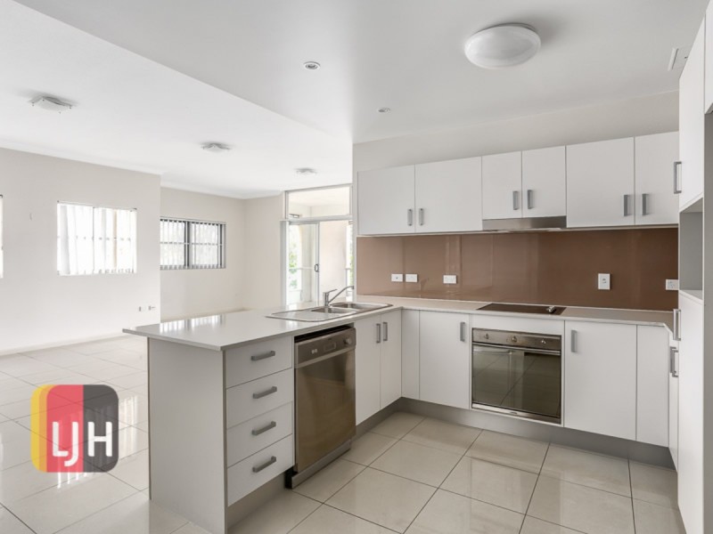 21/45 Playfield Street, Chermside QLD 4032