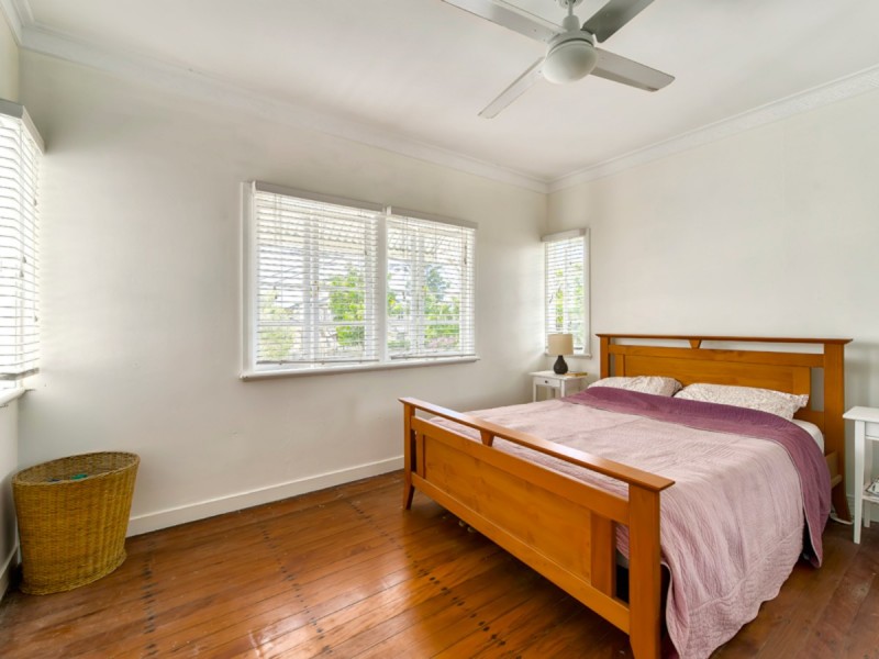 39 Twelfth Avenue, Kedron QLD 4031