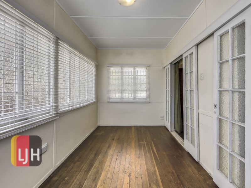 69 Tenth Avenue, Kedron QLD 4031