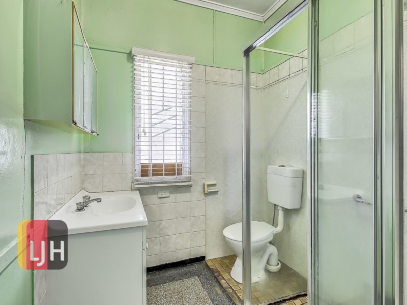 69 Tenth Avenue, Kedron QLD 4031