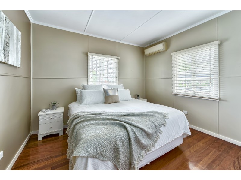 57 Twelfth Avenue, Kedron QLD 4031