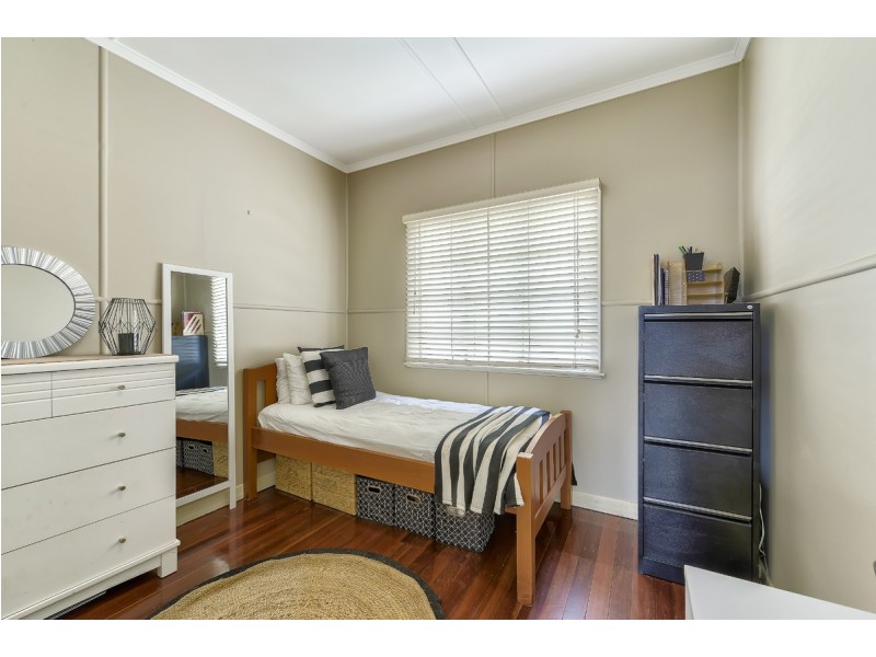 57 Twelfth Avenue, Kedron QLD 4031