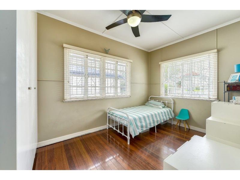 57 Twelfth Avenue, Kedron QLD 4031