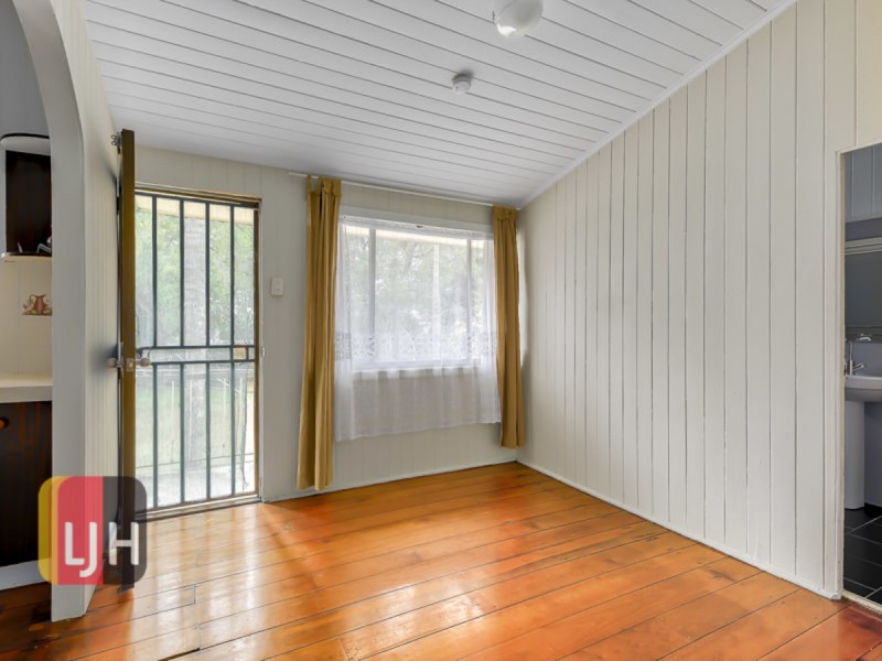 12 Thorrol Street, Wooloowin QLD 4030