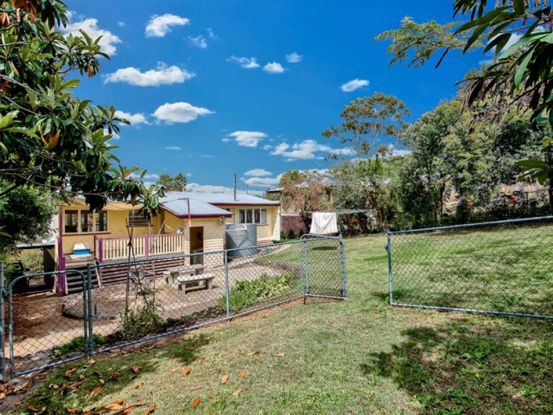 39 Castling Street, Stafford QLD 4053