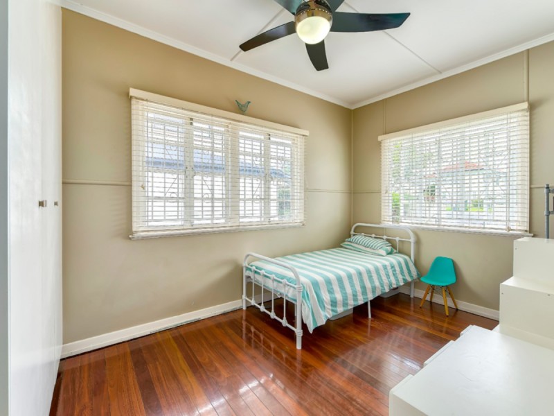 57 Twelfth Avenue, Kedron QLD 4031