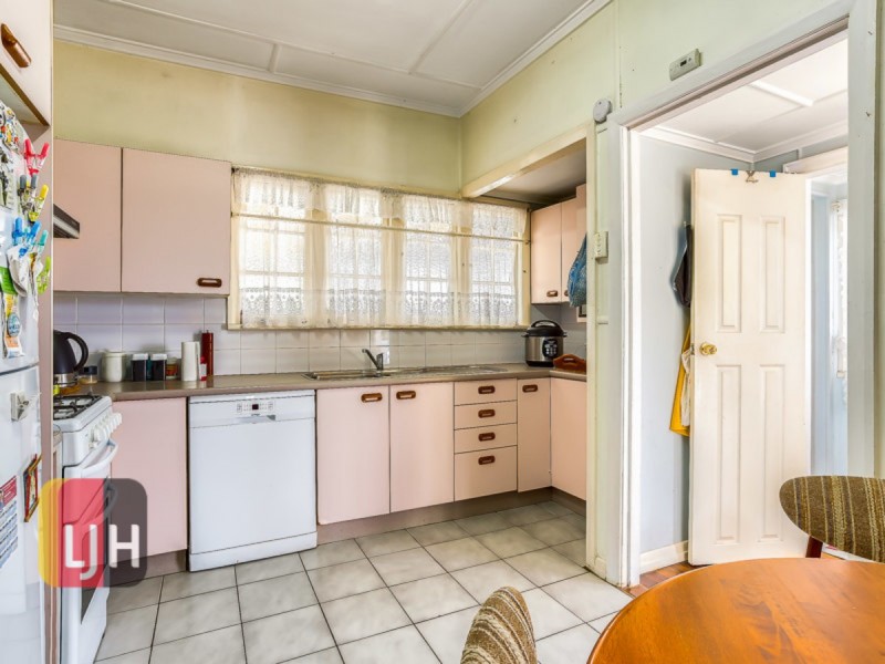 14 Waroon Street, Stafford QLD 4053