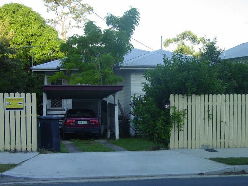 37 Gilbert Road, Windsor QLD 4030