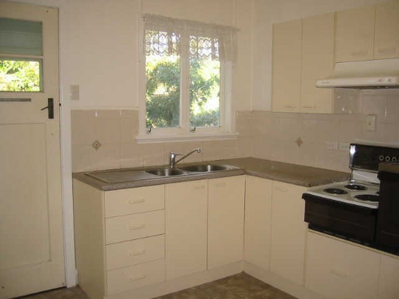 37 Gilbert Road, Windsor QLD 4030