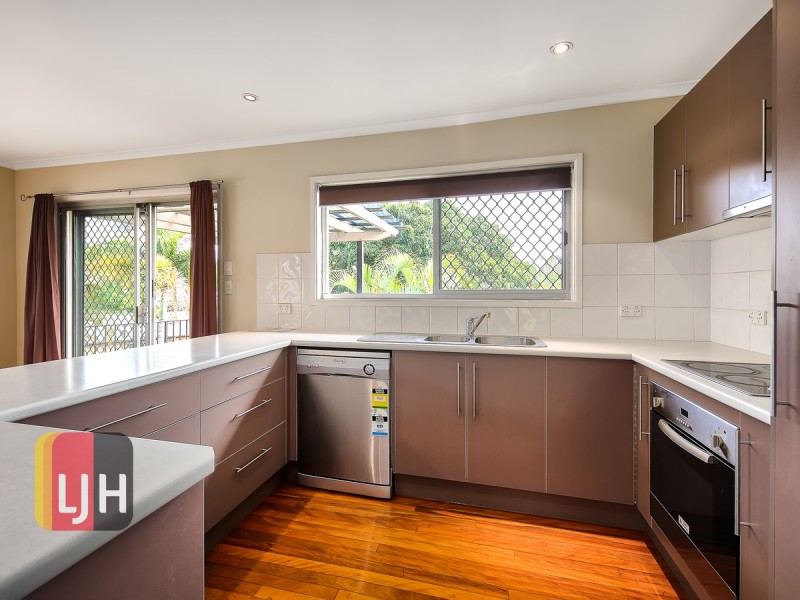 Upstairs/87a Maygar Street, Windsor QLD 4030