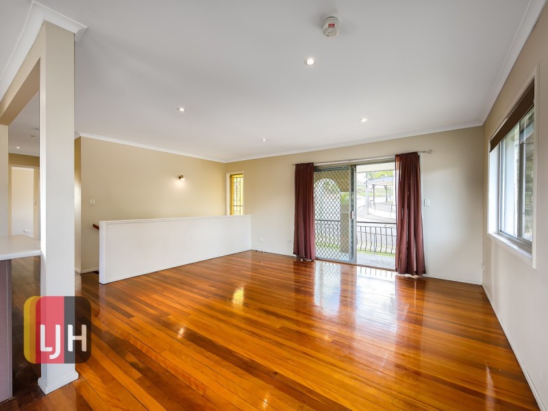 Upstairs/87a Maygar Street, Windsor QLD 4030