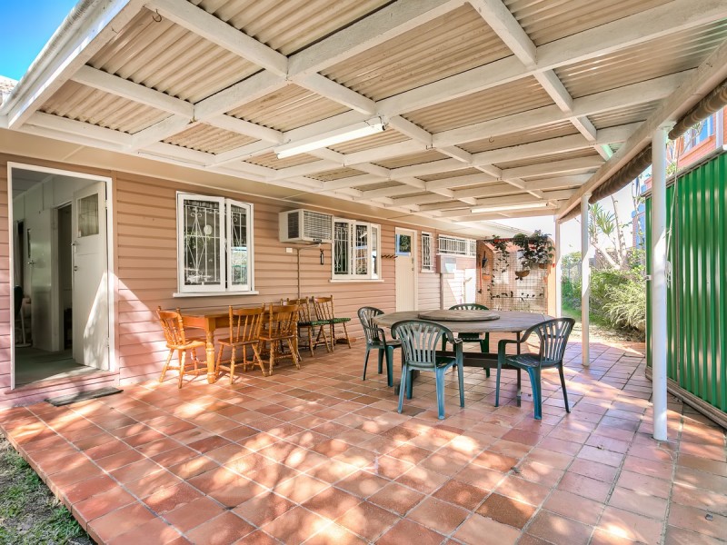 1 Redwood Street, Stafford Heights QLD 4053