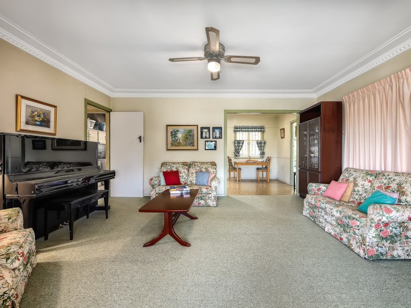 1 Redwood Street, Stafford Heights QLD 4053