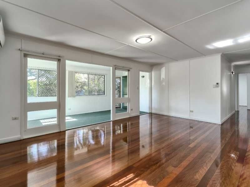 22 Chuter Street, Stafford Heights QLD 4053