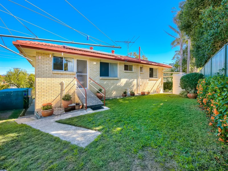 6 Bursaria Court, Everton Hills QLD 4053