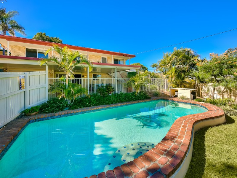 6 Bursaria Court, Everton Hills QLD 4053