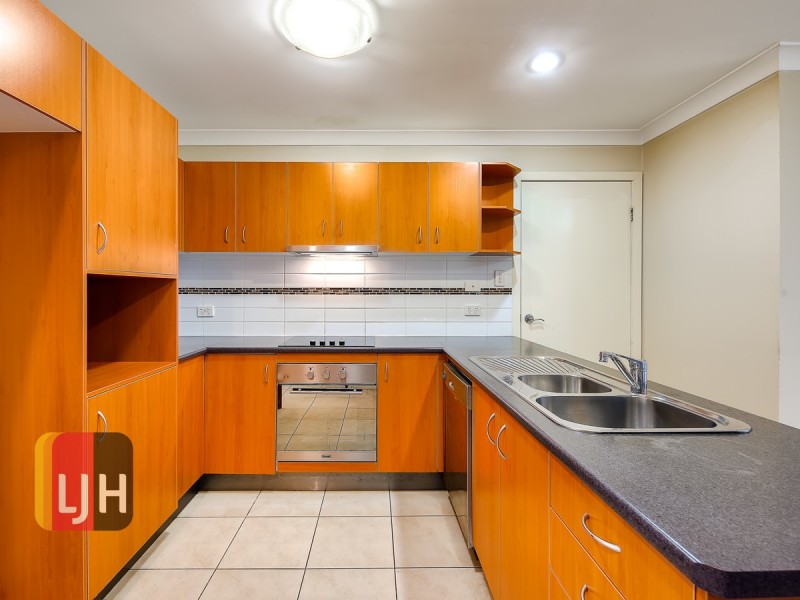 2/25 Western Avenue, Chermside QLD 4032