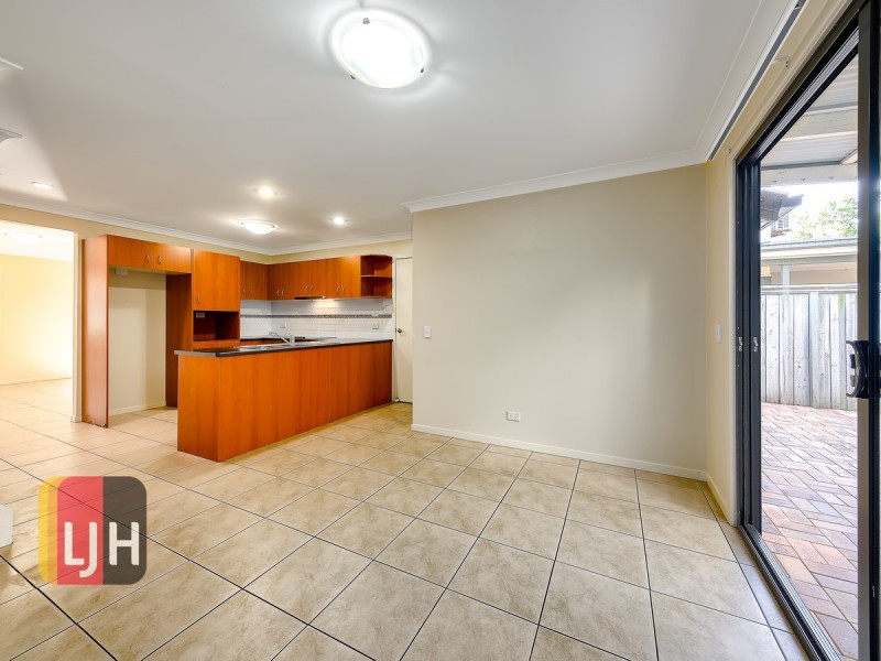 2/25 Western Avenue, Chermside QLD 4032