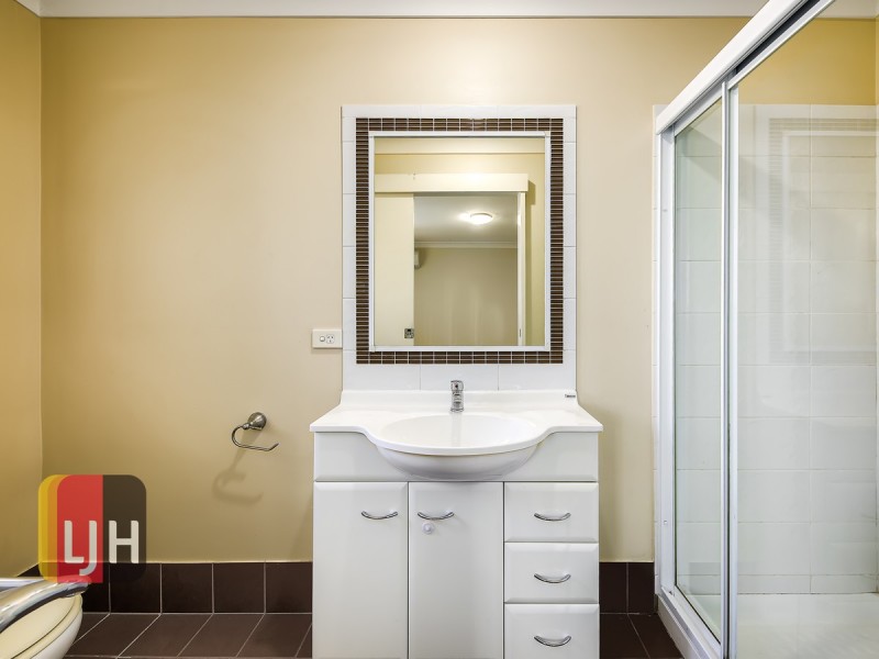 2/25 Western Avenue, Chermside QLD 4032