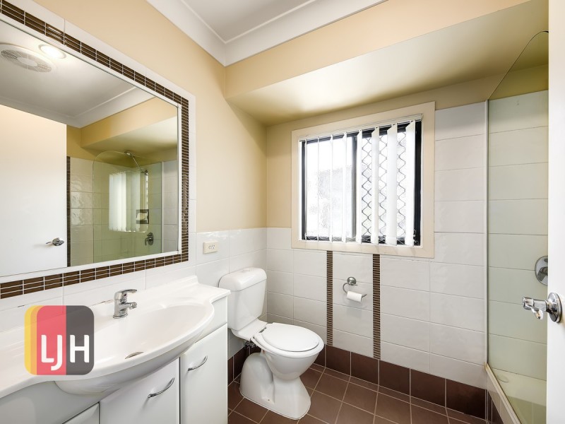 2/25 Western Avenue, Chermside QLD 4032