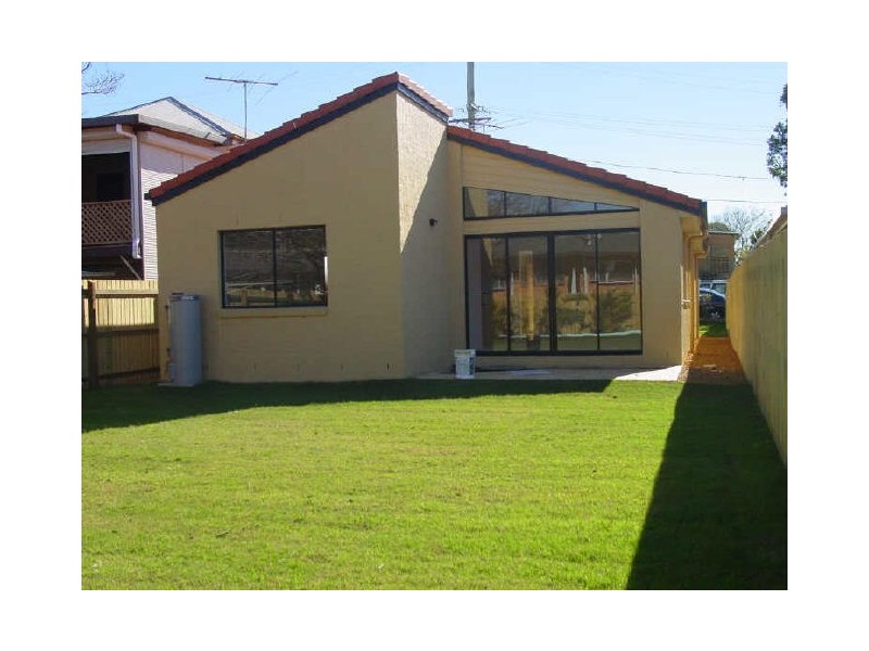 16 Lawley Street, Kedron QLD 4031