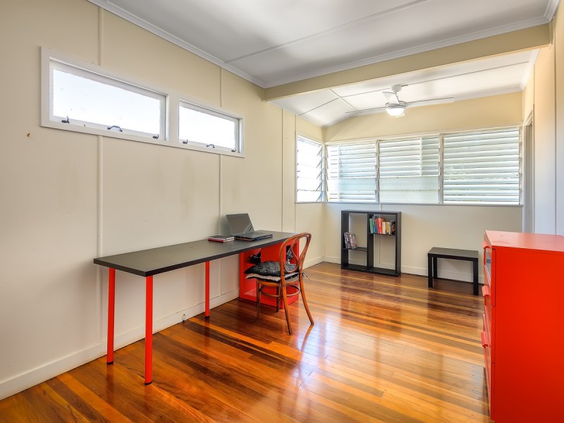 49 Normanton Street, Stafford Heights QLD 4053