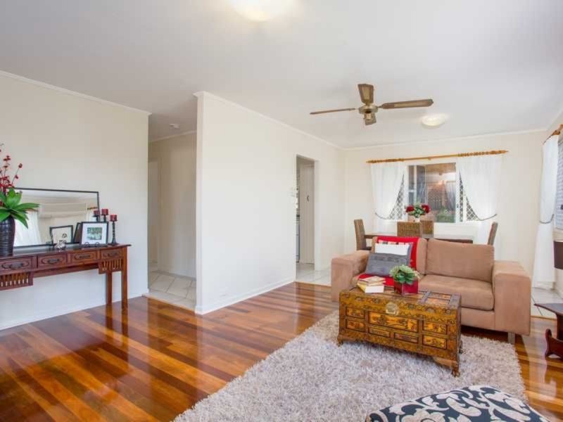 12 Besson Street, Stafford Heights QLD 4053