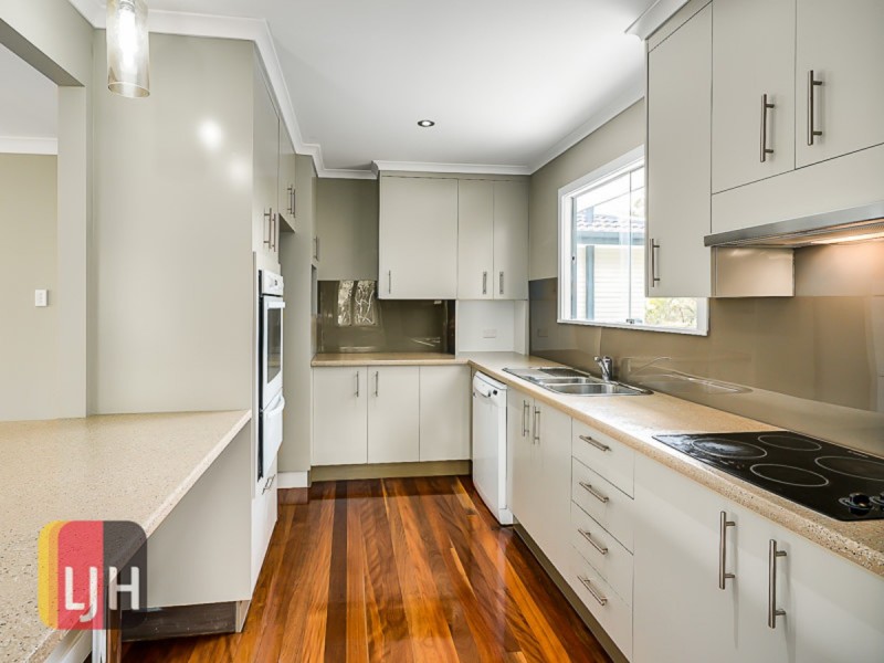 102 Niven Street, Stafford Heights QLD 4053