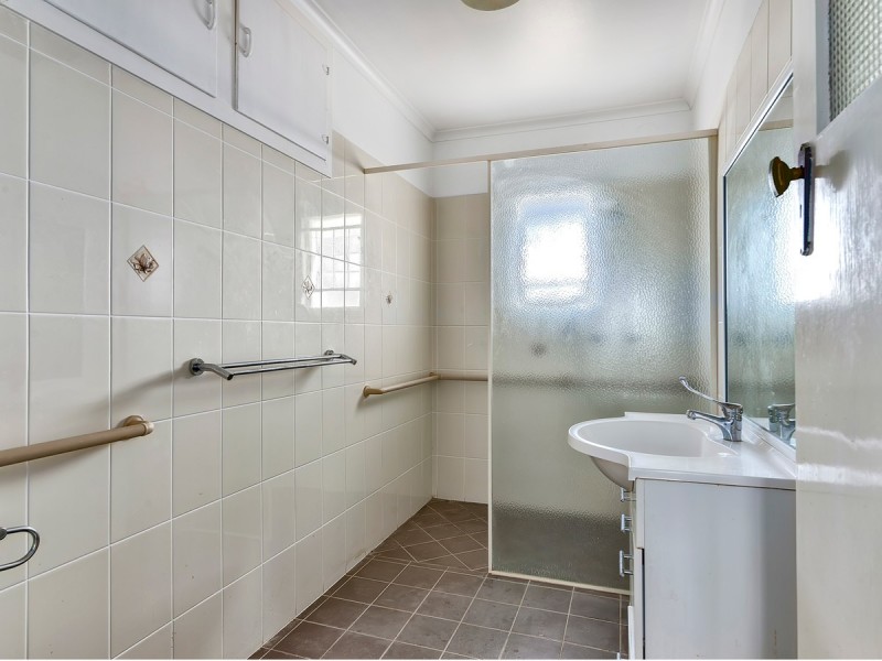 11 Fourteenth Avenue, Kedron QLD 4031