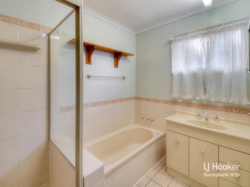 7 Hilary Street, Wishart QLD 4122