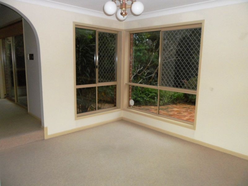 8 Maywood Crescent, Calamvale QLD 4116