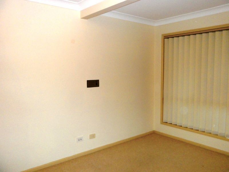 8 Maywood Crescent, Calamvale QLD 4116