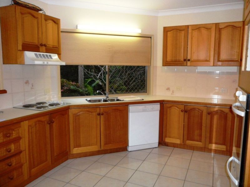 8 Maywood Crescent, Calamvale QLD 4116