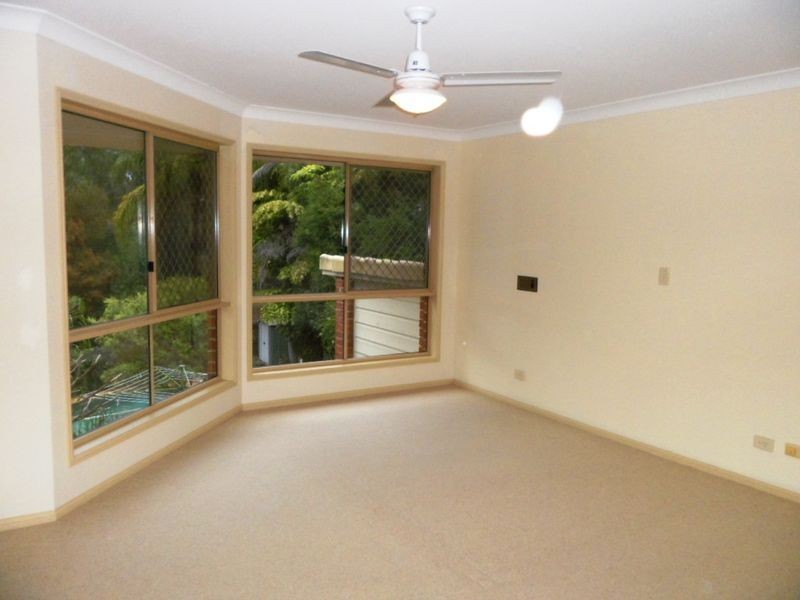 8 Maywood Crescent, Calamvale QLD 4116