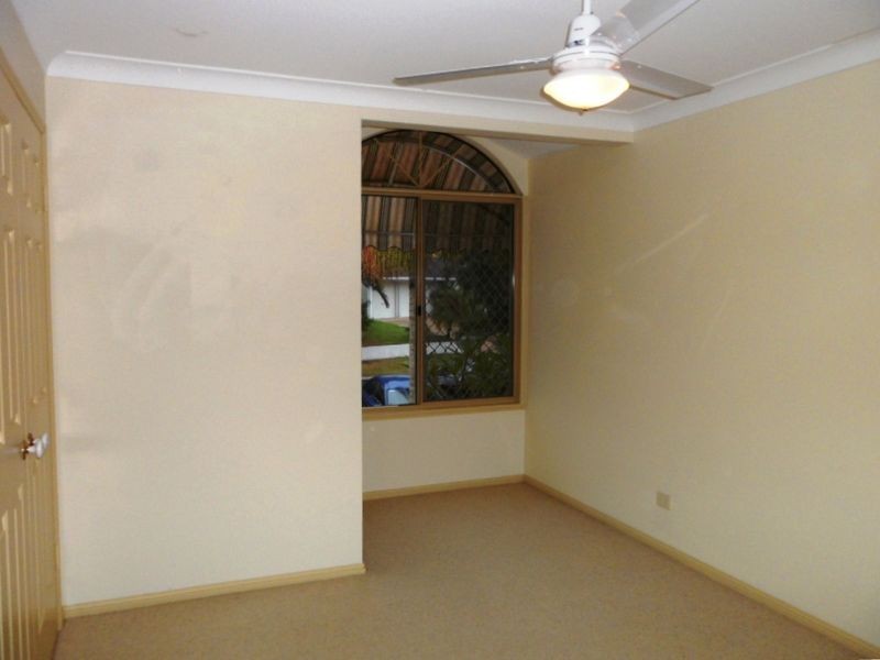 8 Maywood Crescent, Calamvale QLD 4116