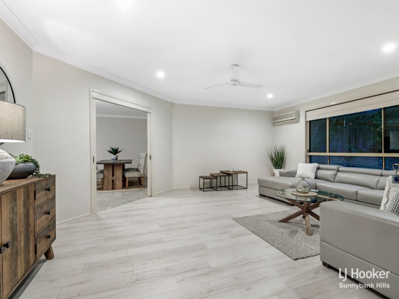 27 Barrington Place, Parkinson QLD 4115