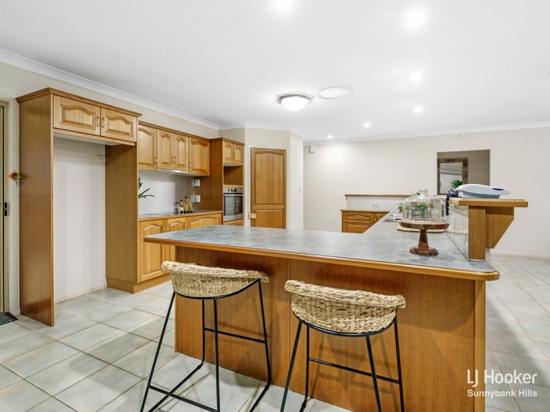 27 Barrington Place, Parkinson QLD 4115