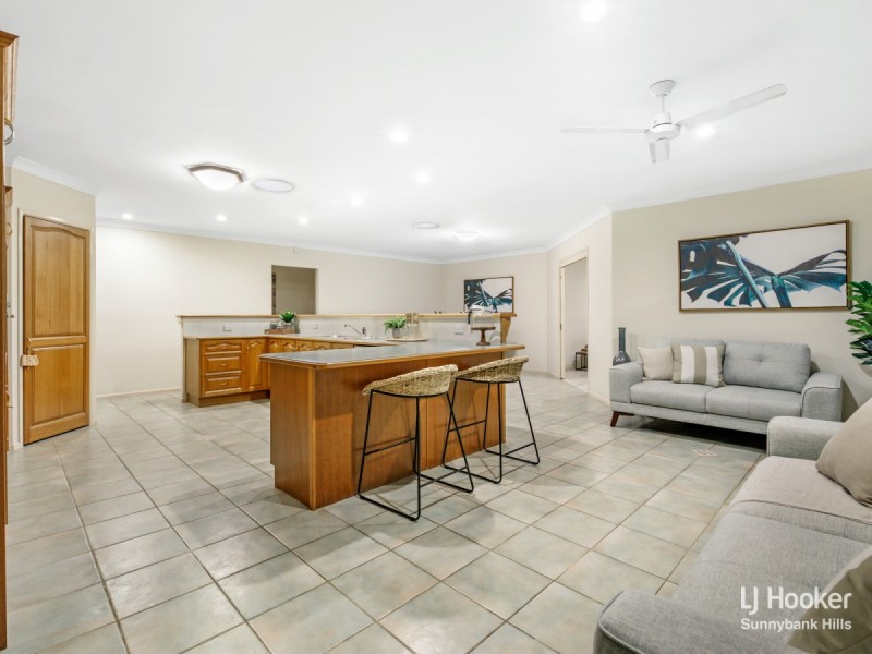 27 Barrington Place, Parkinson QLD 4115