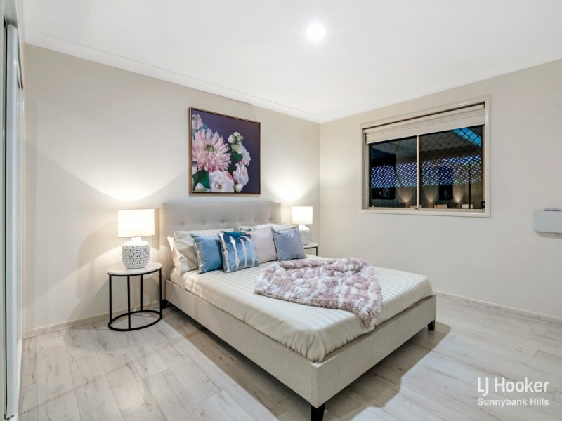 27 Barrington Place, Parkinson QLD 4115