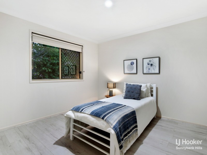 27 Barrington Place, Parkinson QLD 4115