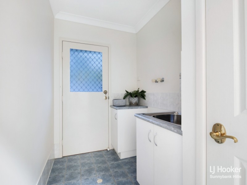 27 Barrington Place, Parkinson QLD 4115