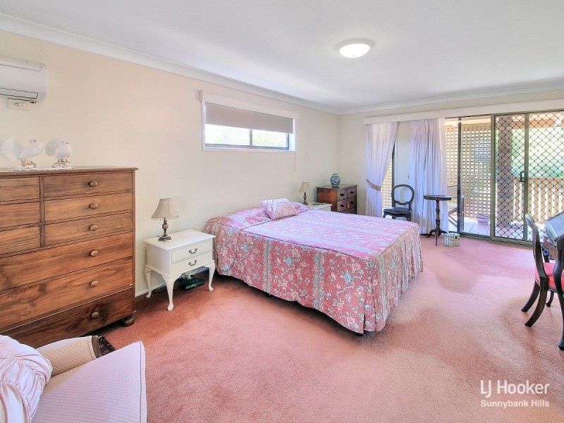 8 Zara Street, Robertson QLD 4109