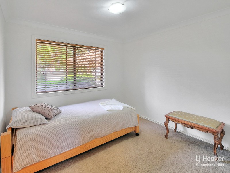 8 Zara Street, Robertson QLD 4109