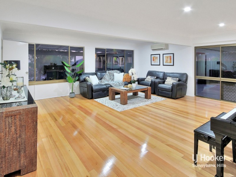 10 Sasha Street, Robertson QLD 4109