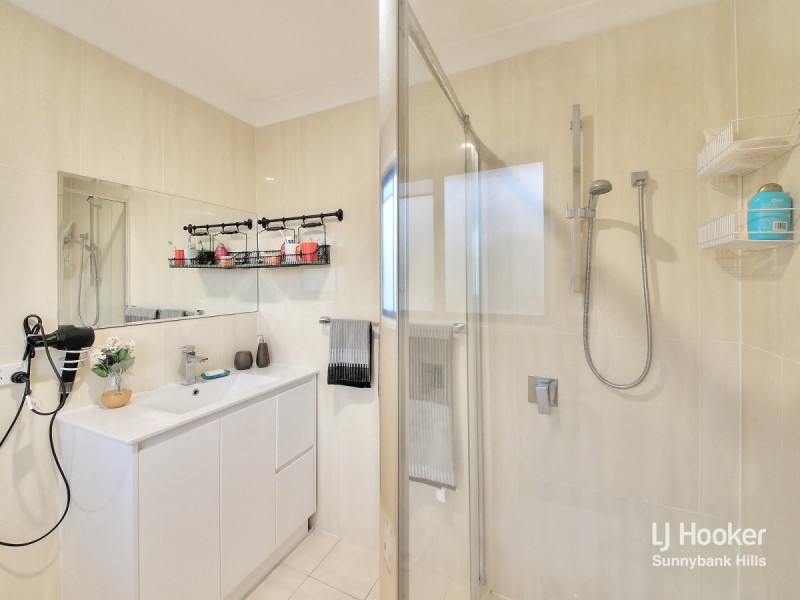 10 Sasha Street, Robertson QLD 4109