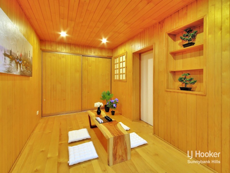 10 Sasha Street, Robertson QLD 4109