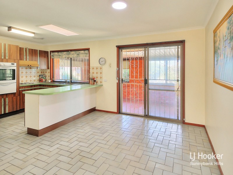 11 Dando Street, Macgregor QLD 4109