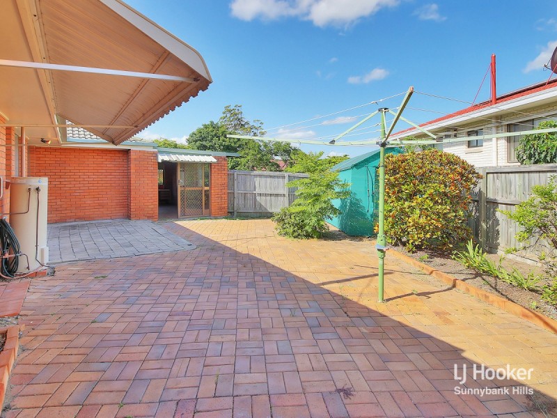 11 Dando Street, Macgregor QLD 4109