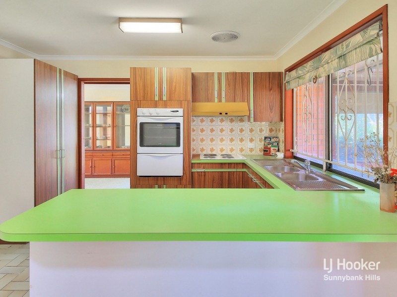 11 Dando Street, Macgregor QLD 4109